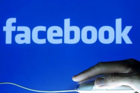 موقع التواصل الاجتماعي  الشهير "فيسبوك"